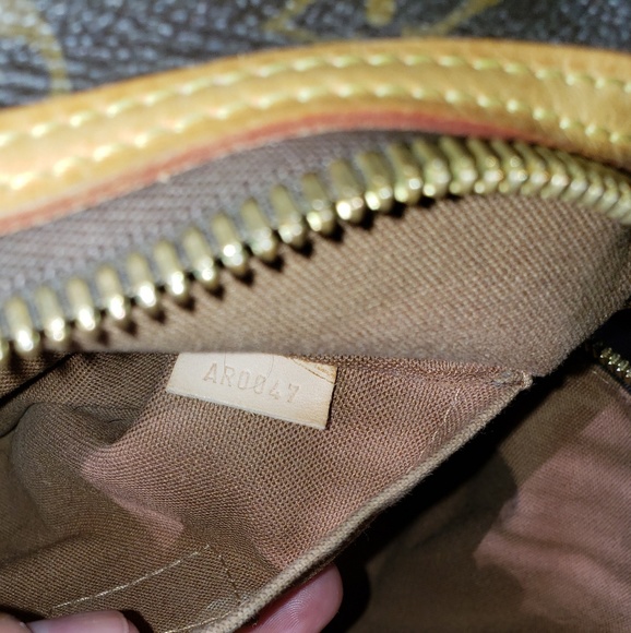 ๐ฅSOLD๐ฅLouis Vuitton Monogram Riveting Bag - Picture 8 of 8